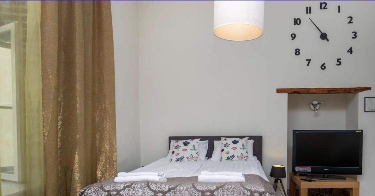 טאלין Spacious Studio Apartment In The Heart Of Old Town מראה חיצוני תמונה
